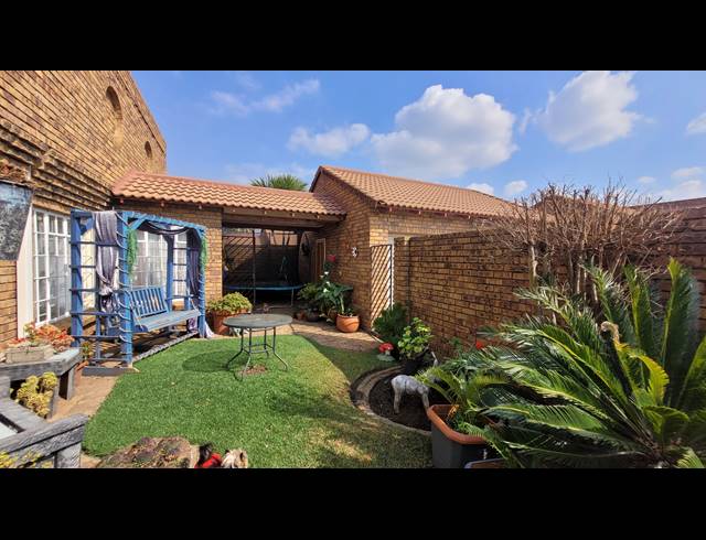 3 BEDROOM SIMPLEX RENTED IN BRACKENDOWNS
